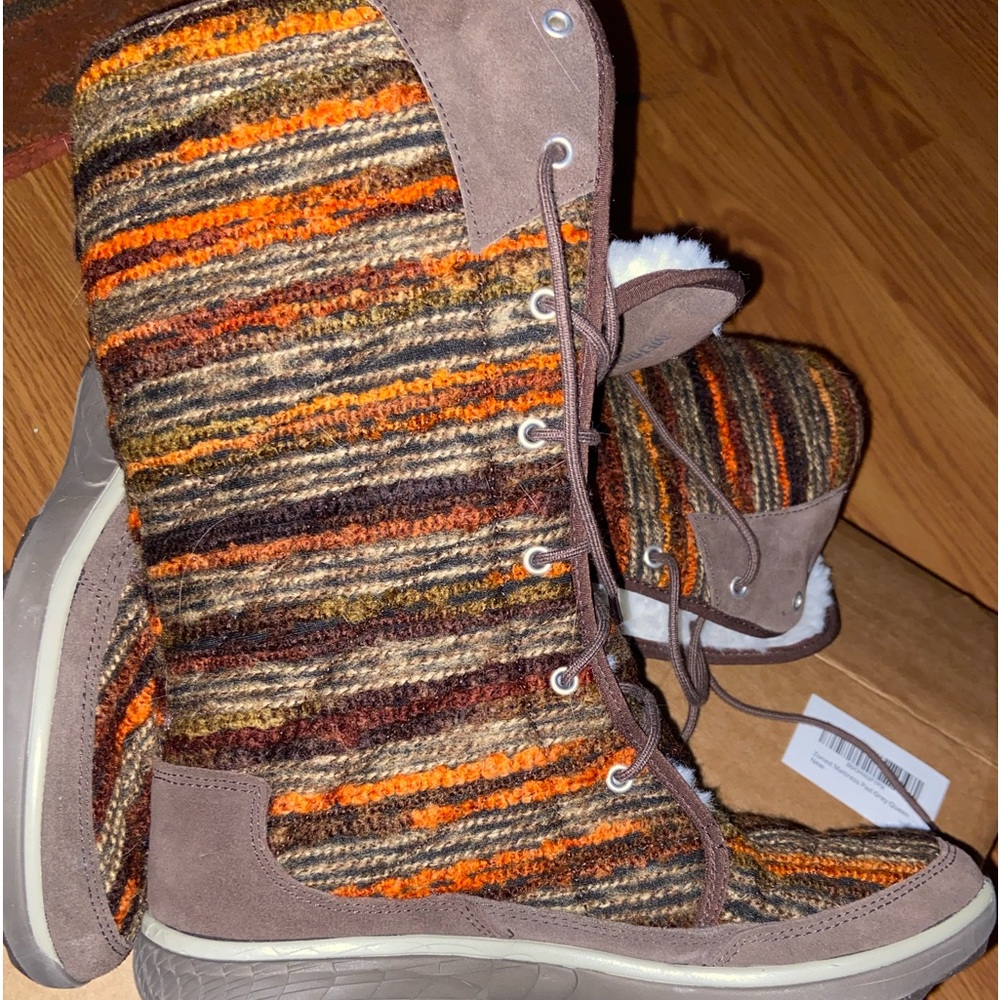 Merrell Pechora Colorful Boots Womens 10 EXCELLENT USED CONDITION -worn once